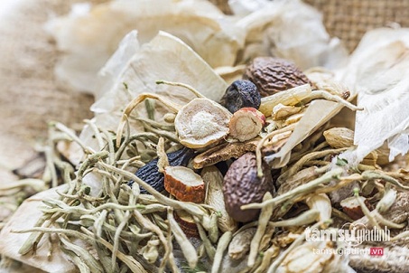 Hà gian cát căn thang (Y lược giải âm)